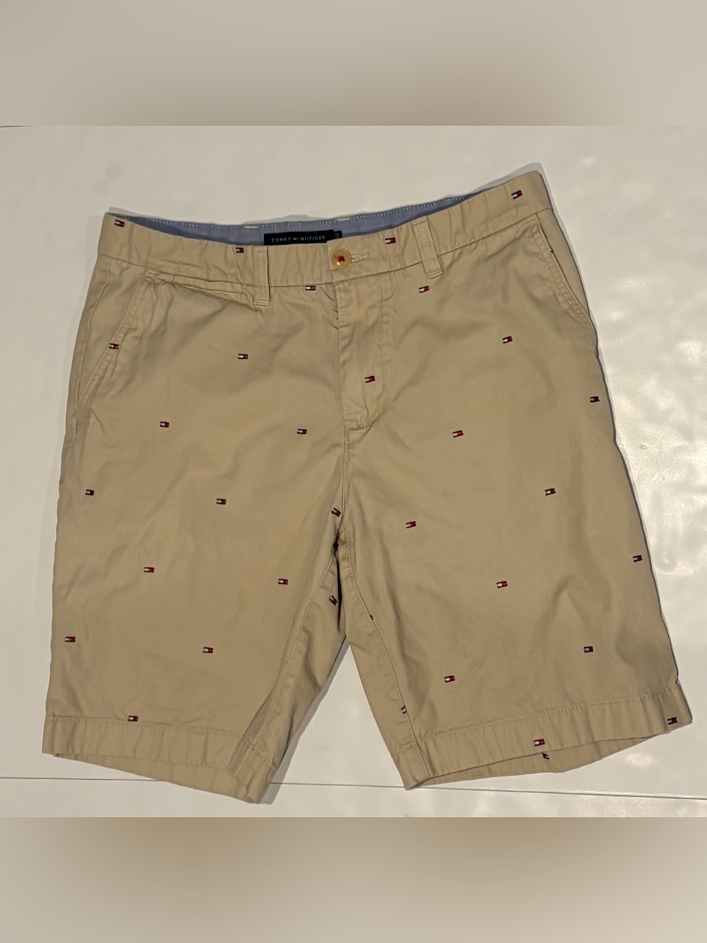 Tommy Hilfiger Classic Fit Mini Flag Print Preppy Chino Shorts Khaki Men's 32